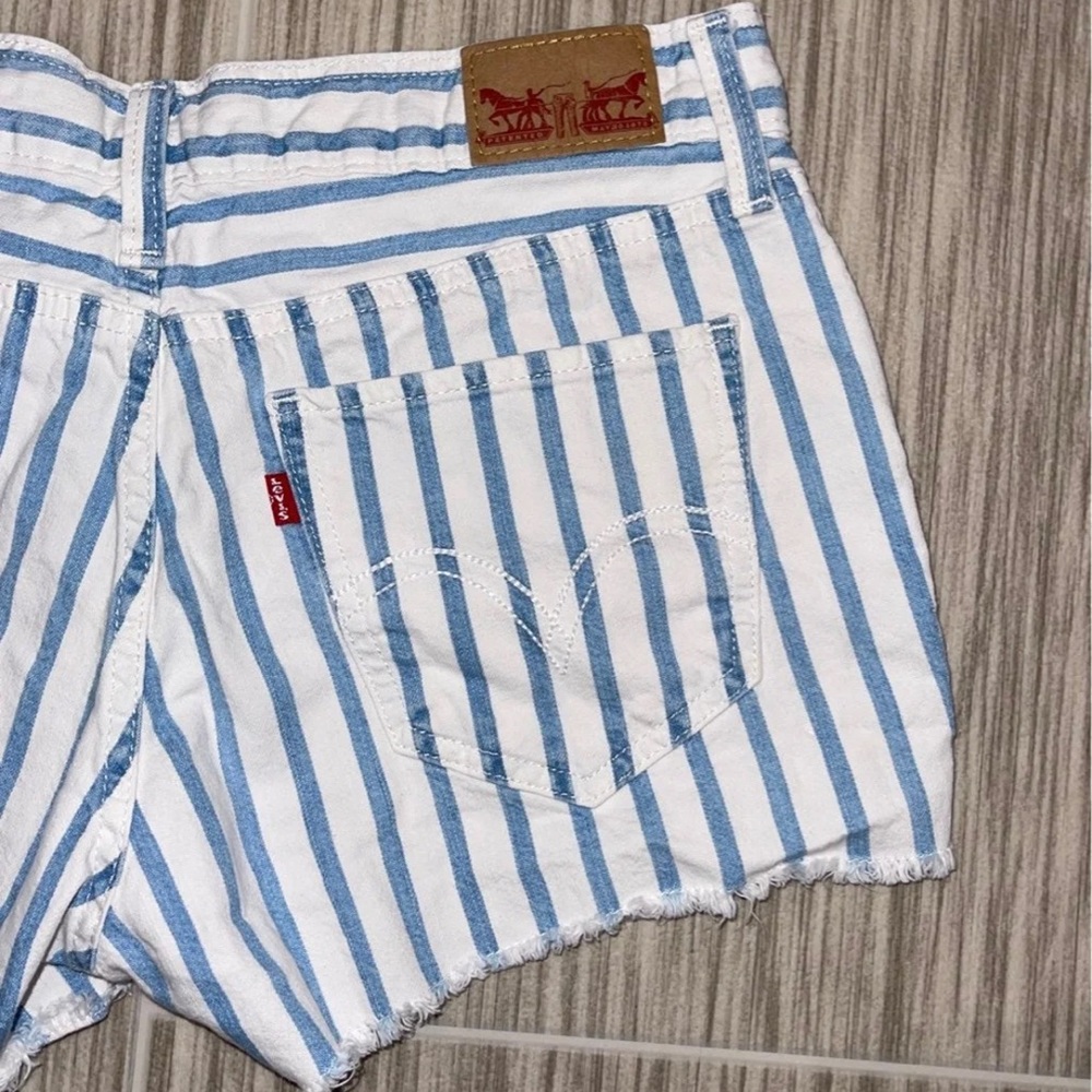 Levi’s Stripped Shorts
